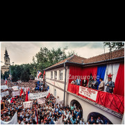 Mass rally during the Anti-Bureaucratic Revolution in Titov Vrbas. Organized groups from Kosovo and other parts of Yugoslavia arrived chanting nationalist slogans and gathered for political speeches in the town center.